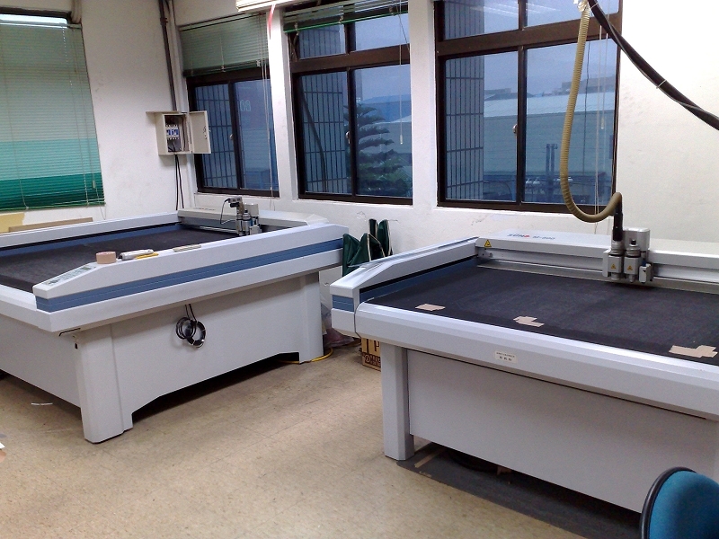 Proof Cutting Table for creating accurate prototype packaging samples